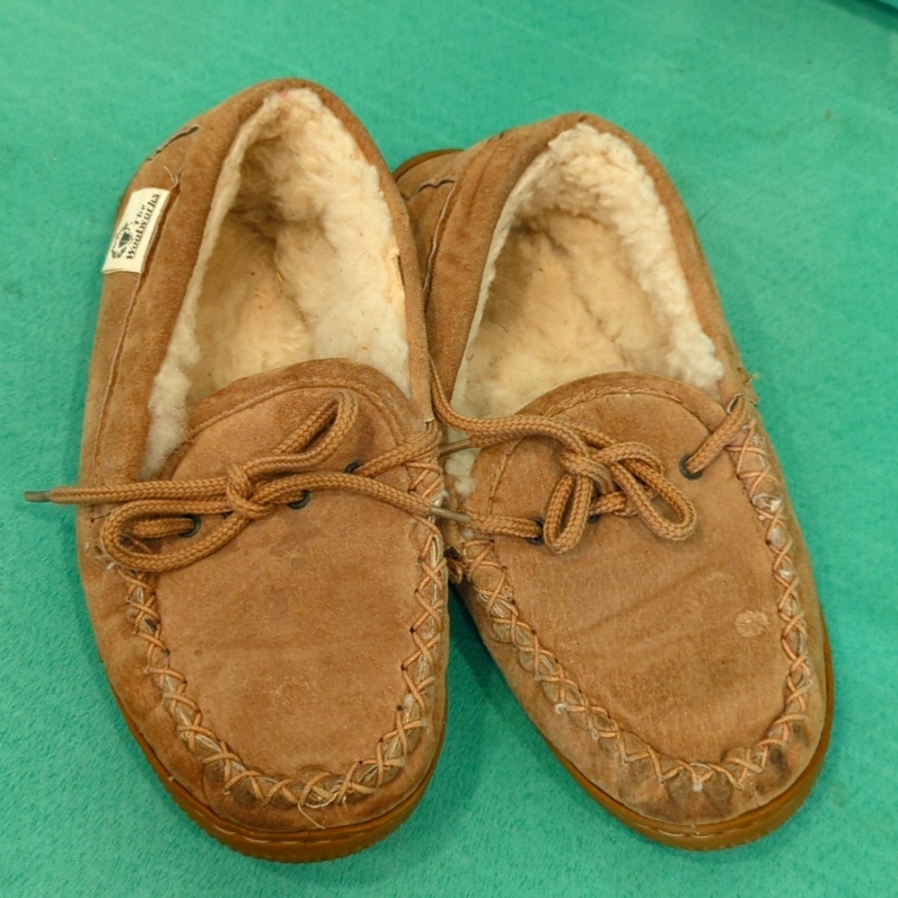 The Woolworks Genuine Sheepskin Moccasins size 3